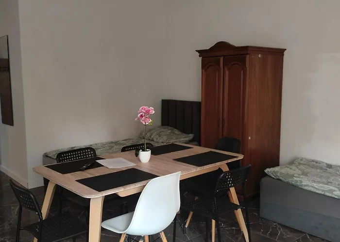 Wynajem Macierzysz * 모리